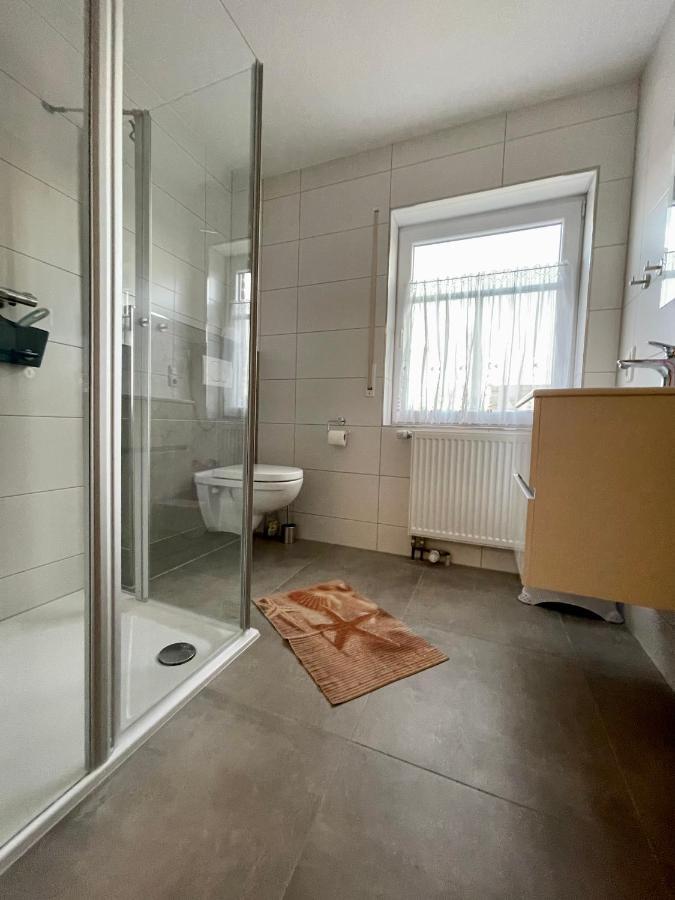 Ferienhaus Seehund Krummhörn エクステリア 写真