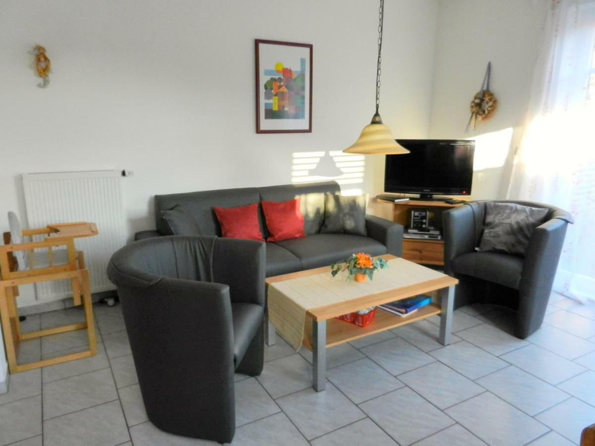 Ferienhaus Seehund Krummhörn エクステリア 写真