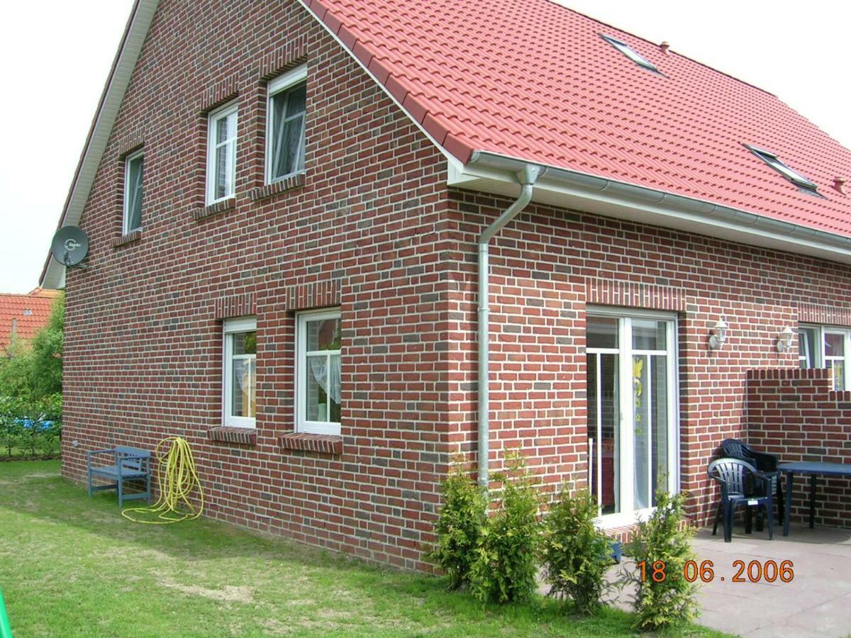 Ferienhaus Seehund Krummhörn エクステリア 写真